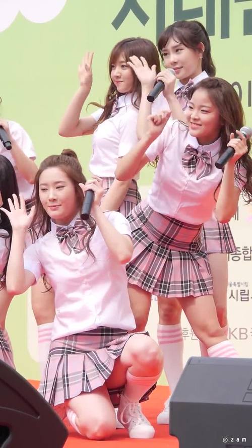 丝袜美腿诱惑一区二区