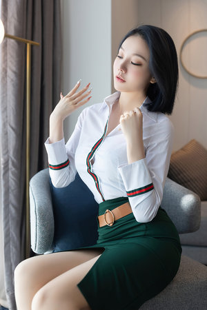 让娇妻尝试三p按摩师